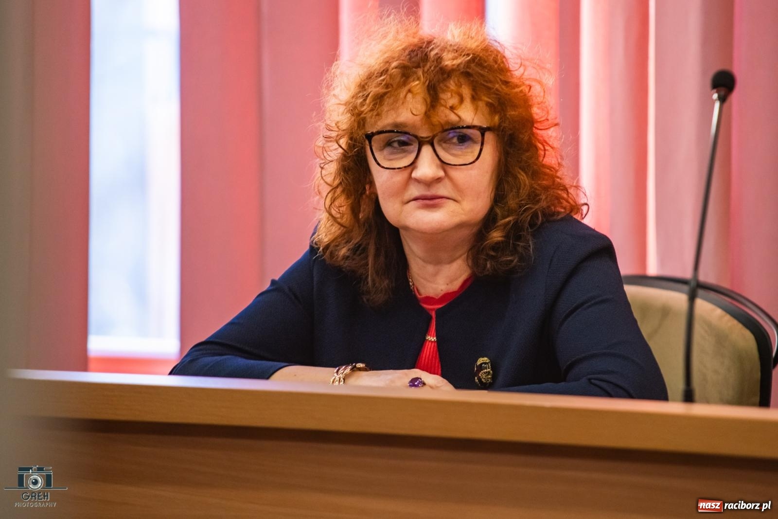 Zdjęcie w galerii na portalu naszraciborz.pl: Smutek i szok po ujawnieniu planów władz miasta. Nauczyciele, rodzice i dzieci z SP 13 przyszli na komisję oświaty wiadomości z regionu