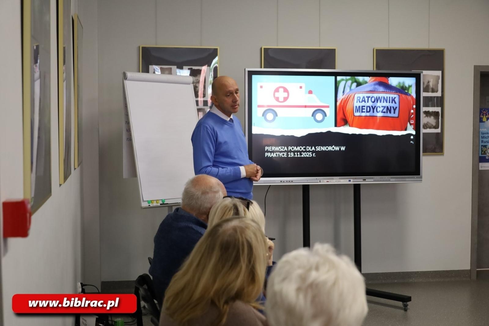 Zdjęcie w galerii na portalu naszraciborz.pl: Praktyczne warsztaty z pierwszej pomocy w raciborskiej bibliotece wiadomości z regionu