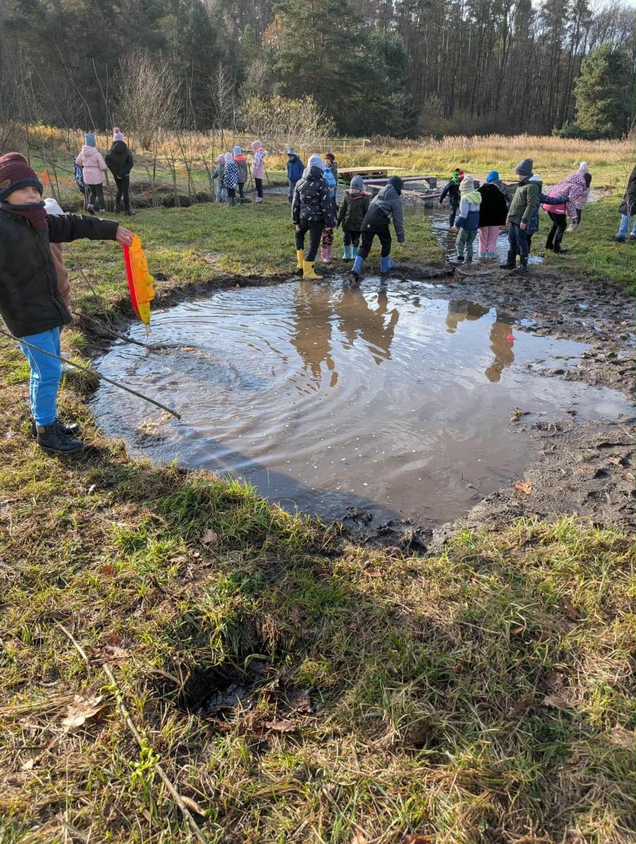 Zdjęcie w galerii na portalu naszraciborz.pl: Finał projektu Zielona Baza w Górkach Śląskich przyciągnął dzieci i mieszkańców sołectwa wiadomości z regionu