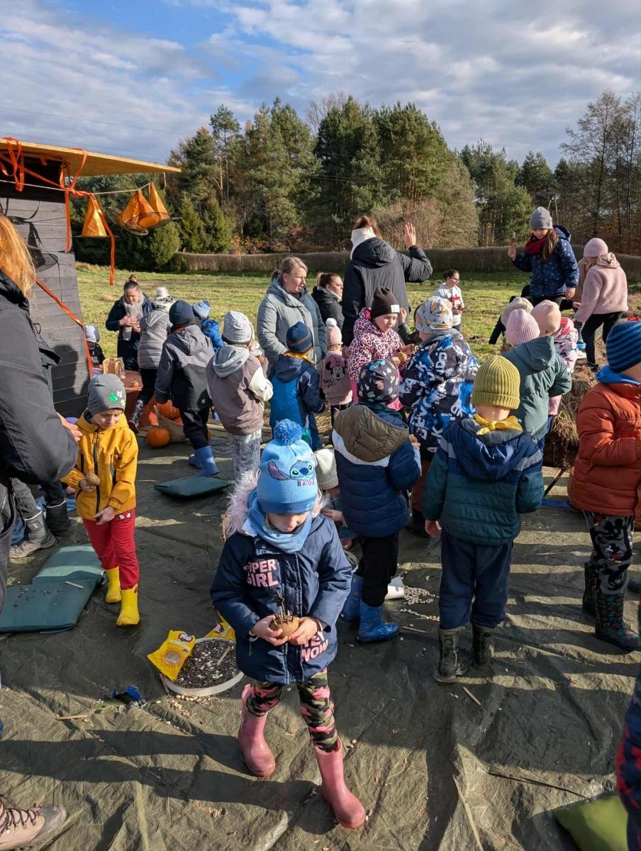 Zdjęcie w galerii na portalu naszraciborz.pl: Finał projektu Zielona Baza w Górkach Śląskich przyciągnął dzieci i mieszkańców sołectwa wiadomości z regionu
