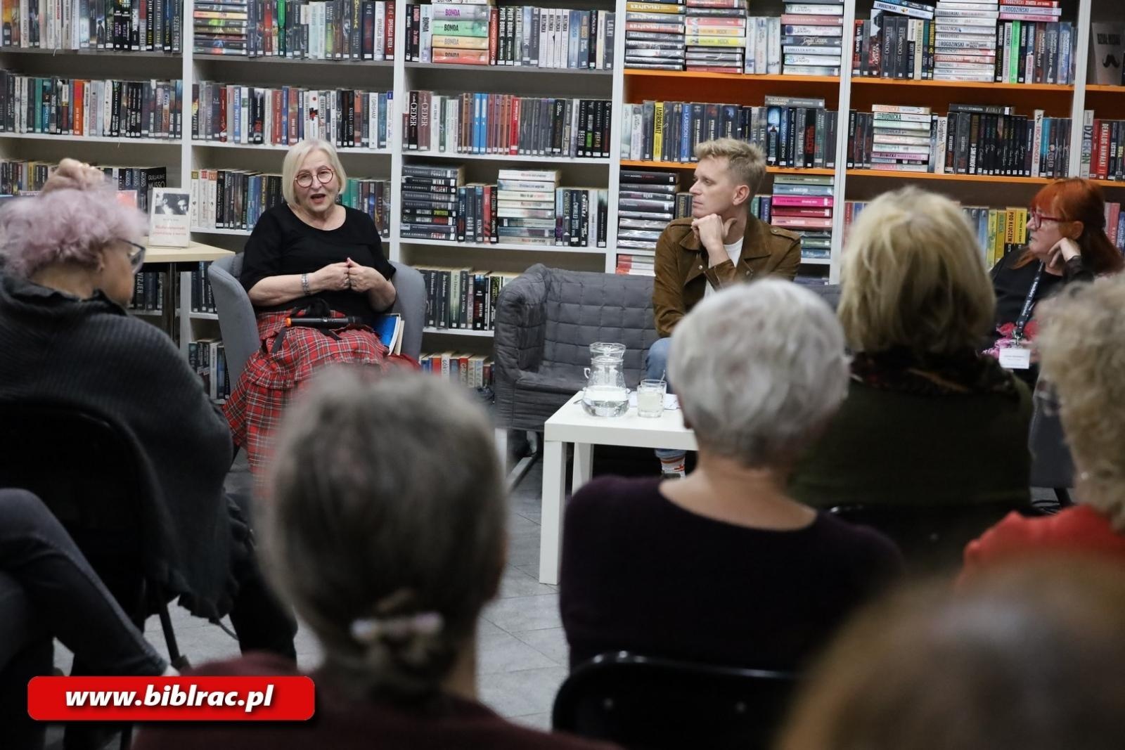 Zdjęcie w galerii na portalu naszraciborz.pl: Duet prawie idealny w bibliotece na Ostrogu wiadomości z regionu