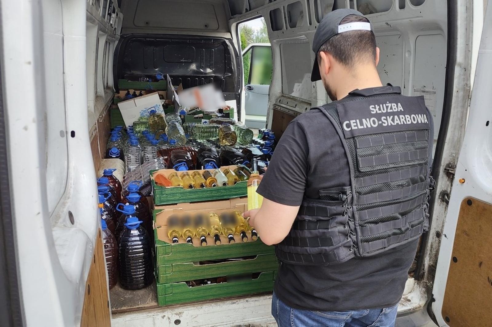 Zdjęcie w galerii na portalu naszraciborz.pl: KAS ostrzega przed kupnem alkoholu nieznanego pochodzenia wiadomości z regionu