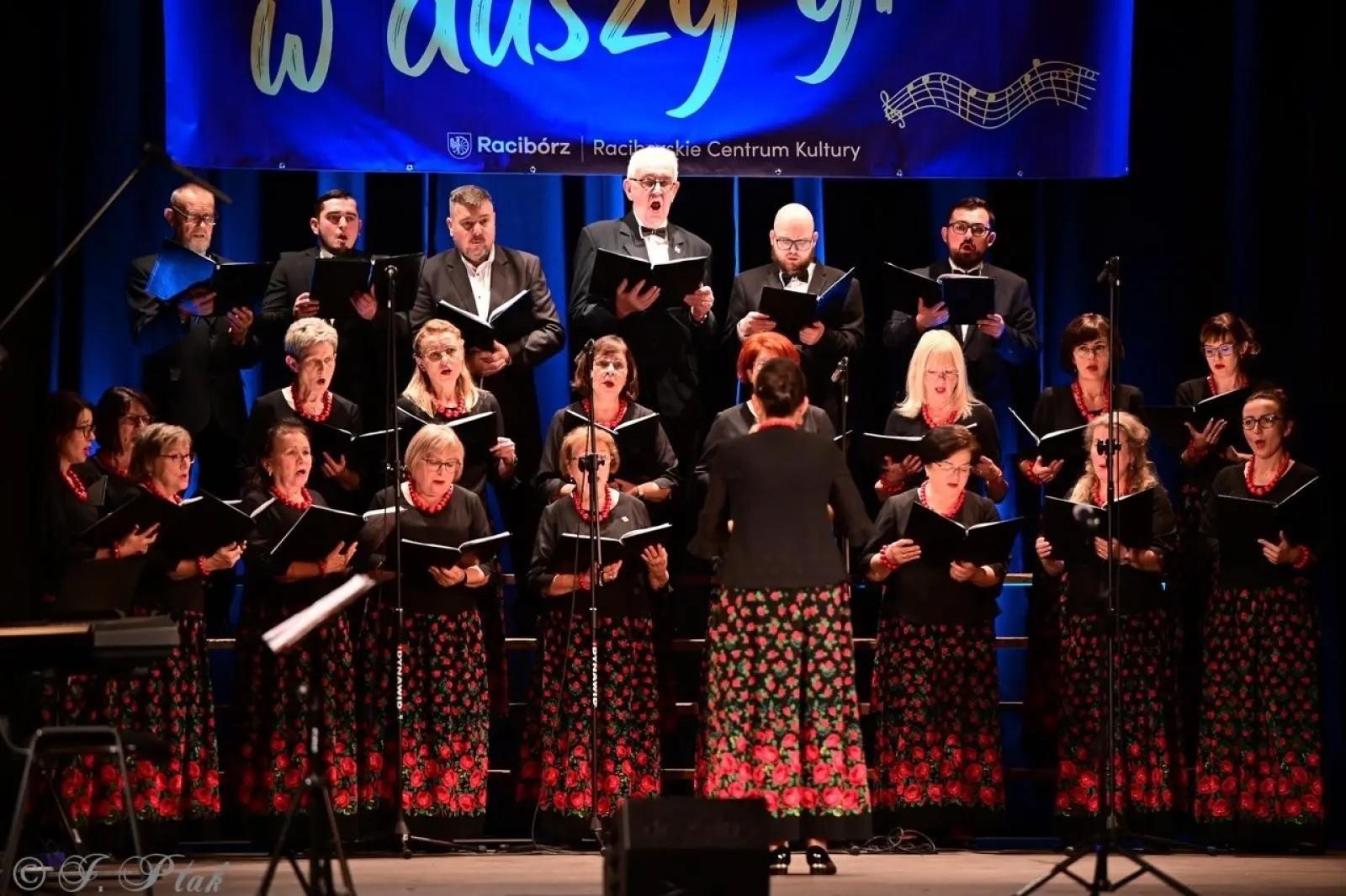 Zdjęcie w galerii na portalu naszraciborz.pl: Co nam w duszy gra… - koncert chórów powiatu raciborskiego w najbliższy piątek w DK Strzecha wiadomości z regionu