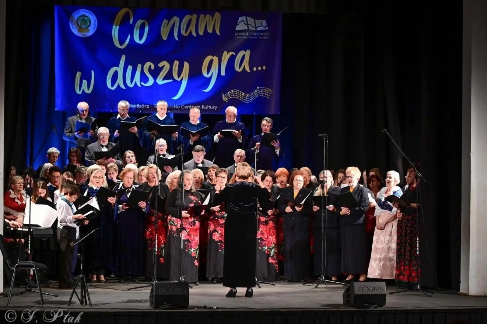 Zdjęcie w galerii na portalu naszraciborz.pl: Co nam w duszy gra… - koncert chórów powiatu raciborskiego w najbliższy piątek w DK Strzecha wiadomości z regionu