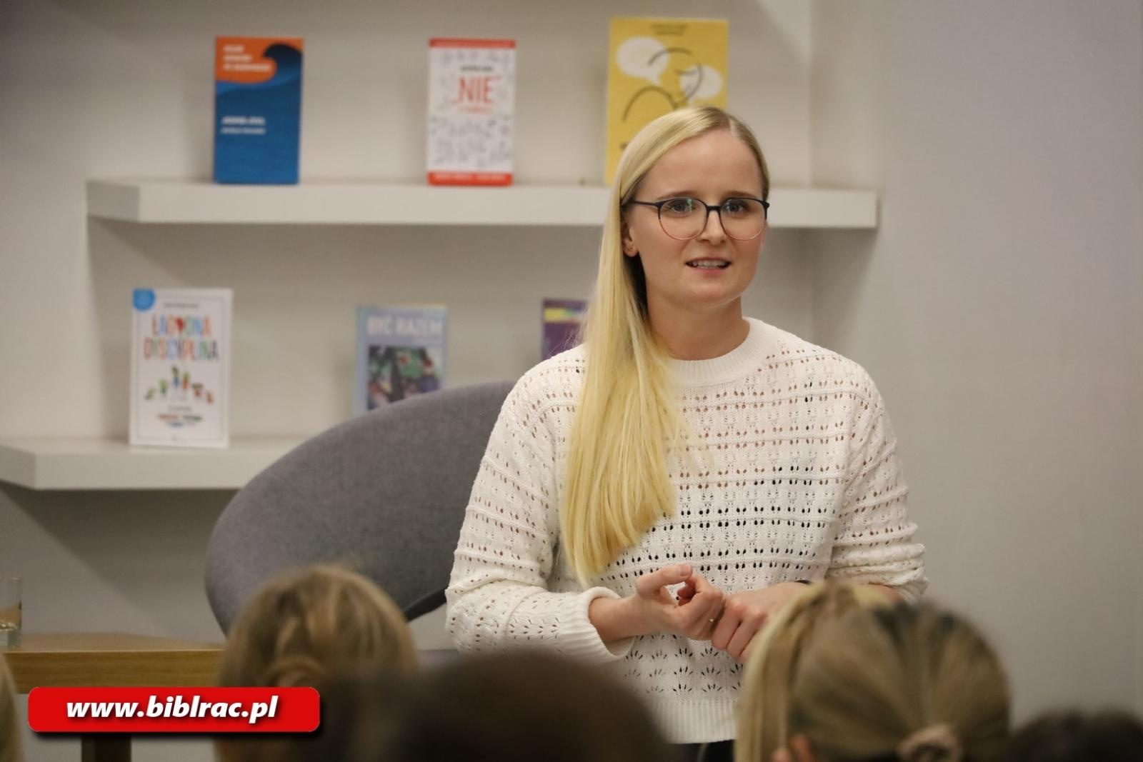 Zdjęcie w galerii na portalu naszraciborz.pl: Nie ma doskonałych rodziców! Spotkanie z Anitą Kiderys w raciborskiej bibliotece wiadomości z regionu