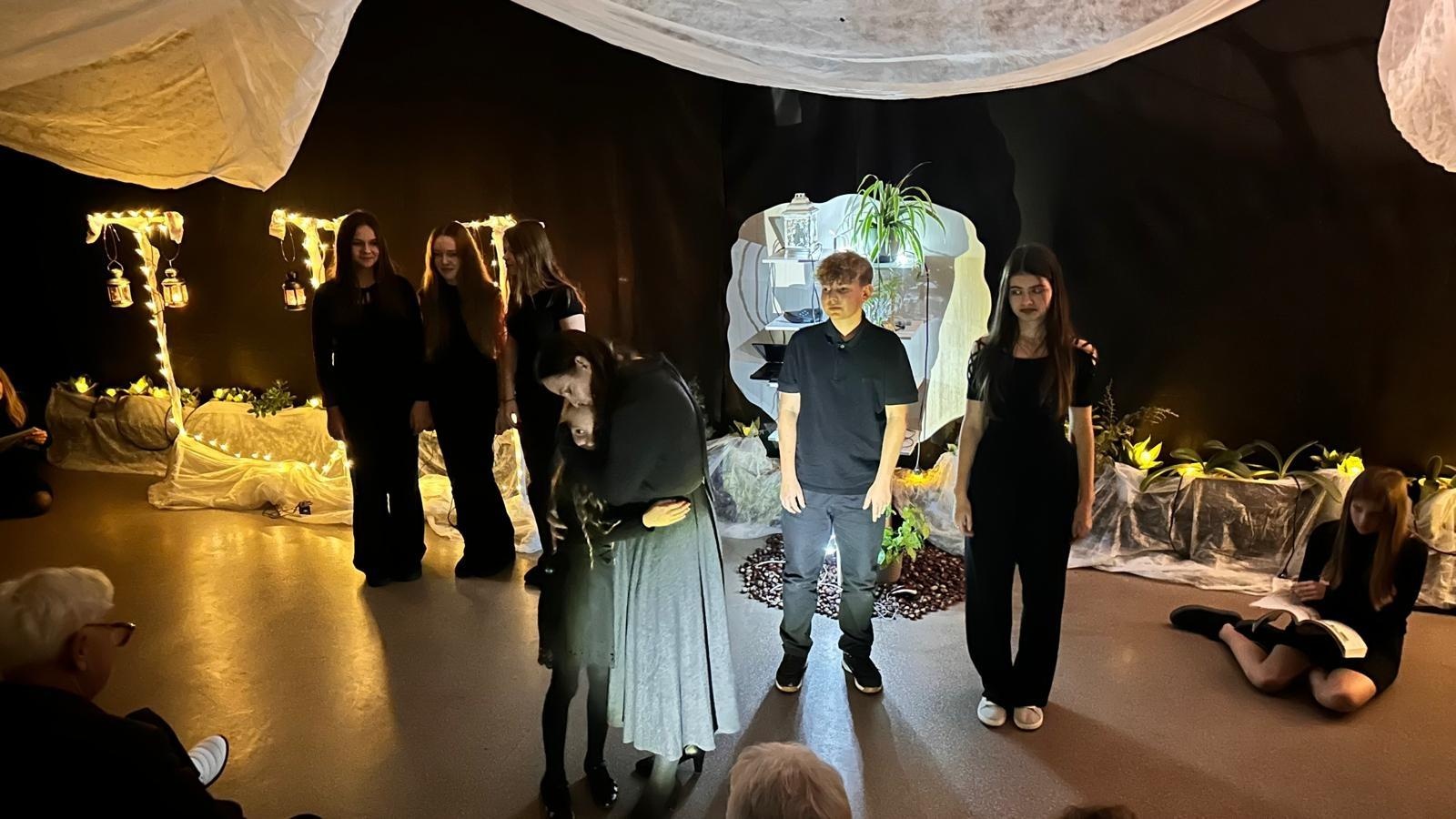 Zdjęcie w galerii na portalu naszraciborz.pl: W SP Krzyżanowice odbył się kolejny Wieczór poezji… wiadomości z regionu