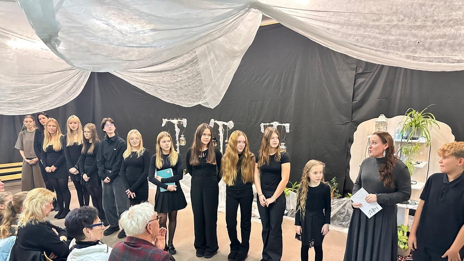 Zdjęcie w galerii na portalu naszraciborz.pl: W SP Krzyżanowice odbył się kolejny Wieczór poezji… wiadomości z regionu