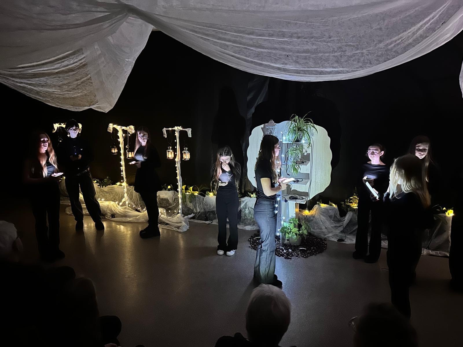 Zdjęcie w galerii na portalu naszraciborz.pl: W SP Krzyżanowice odbył się kolejny Wieczór poezji… wiadomości z regionu