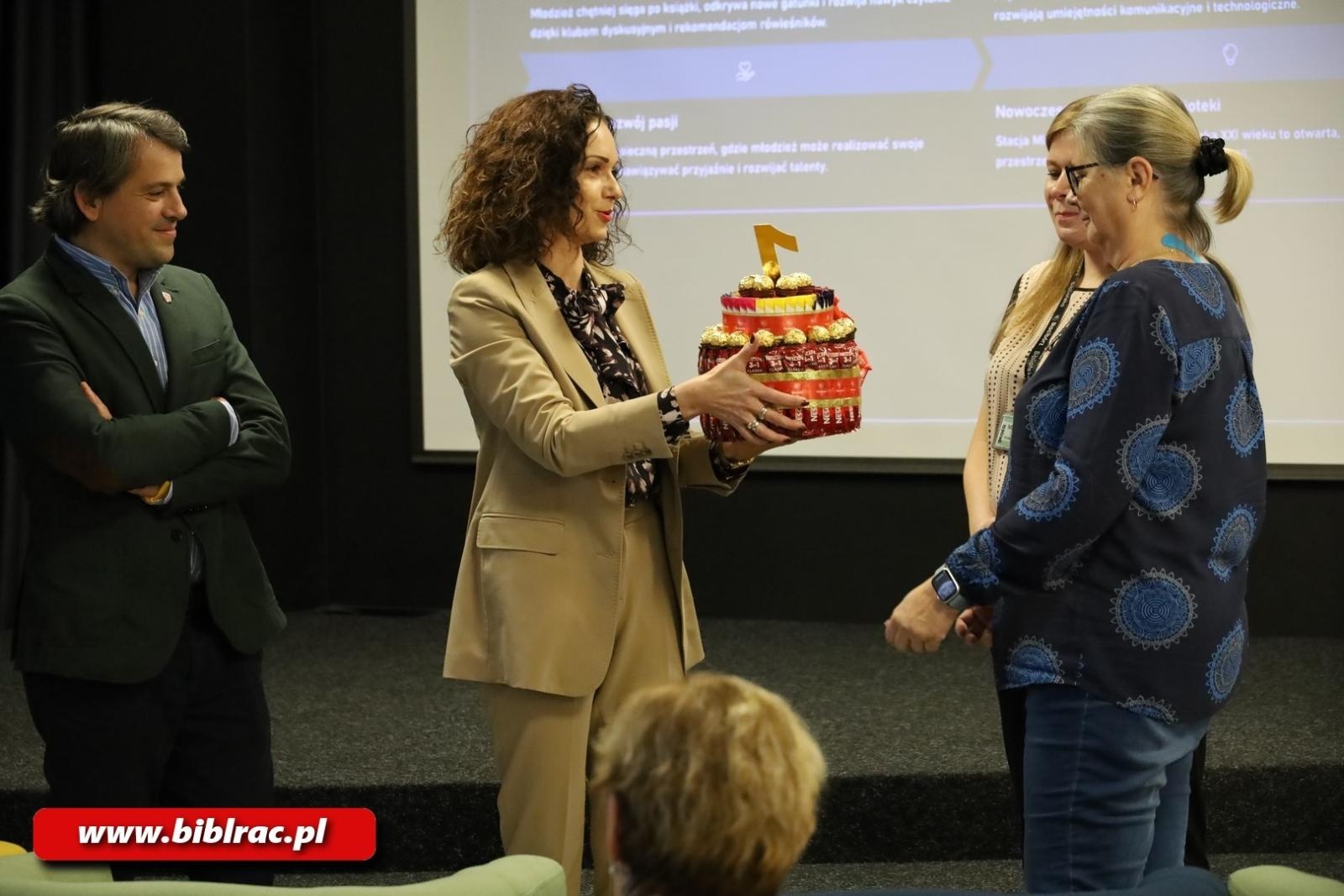 Zdjęcie w galerii na portalu naszraciborz.pl: Pierwsze urodziny Stacji Młodych w Raciborzu wiadomości z regionu