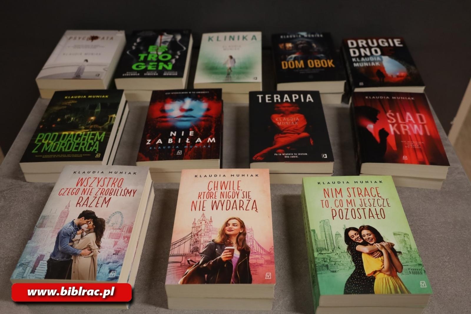 Zdjęcie w galerii na portalu naszraciborz.pl: Klaudia Muniak spotkała się z czytelnikami przy Żorskiej wiadomości z regionu