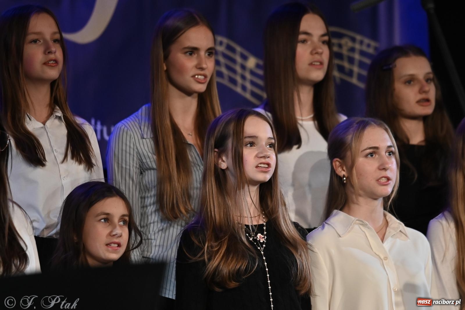 Zdjęcie w galerii na portalu naszraciborz.pl: Co nam w duszy gra – koncert pieśni chóralnej w Strzesze wiadomości z regionu