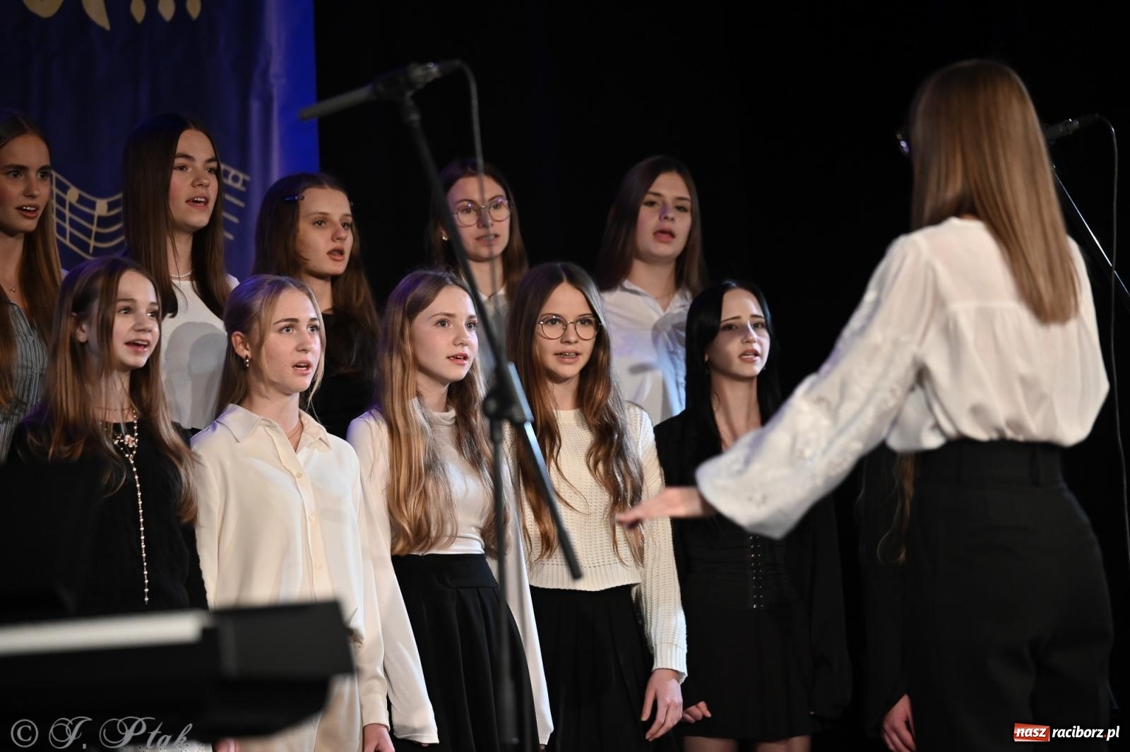 Zdjęcie w galerii na portalu naszraciborz.pl: Co nam w duszy gra – koncert pieśni chóralnej w Strzesze wiadomości z regionu