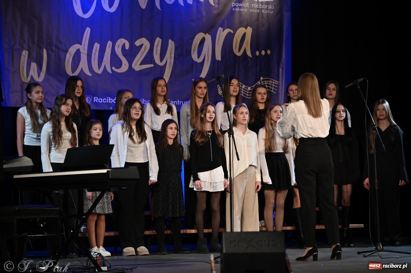 Zdjęcie w galerii na portalu naszraciborz.pl: Co nam w duszy gra – koncert pieśni chóralnej w Strzesze wiadomości z regionu