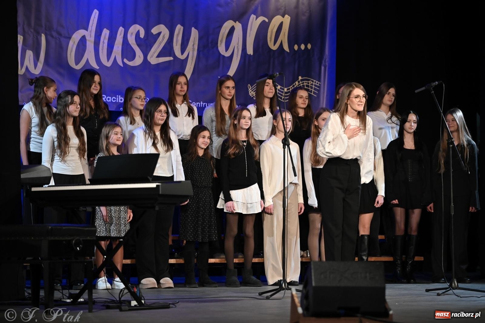 Zdjęcie w galerii na portalu naszraciborz.pl: Co nam w duszy gra – koncert pieśni chóralnej w Strzesze wiadomości z regionu