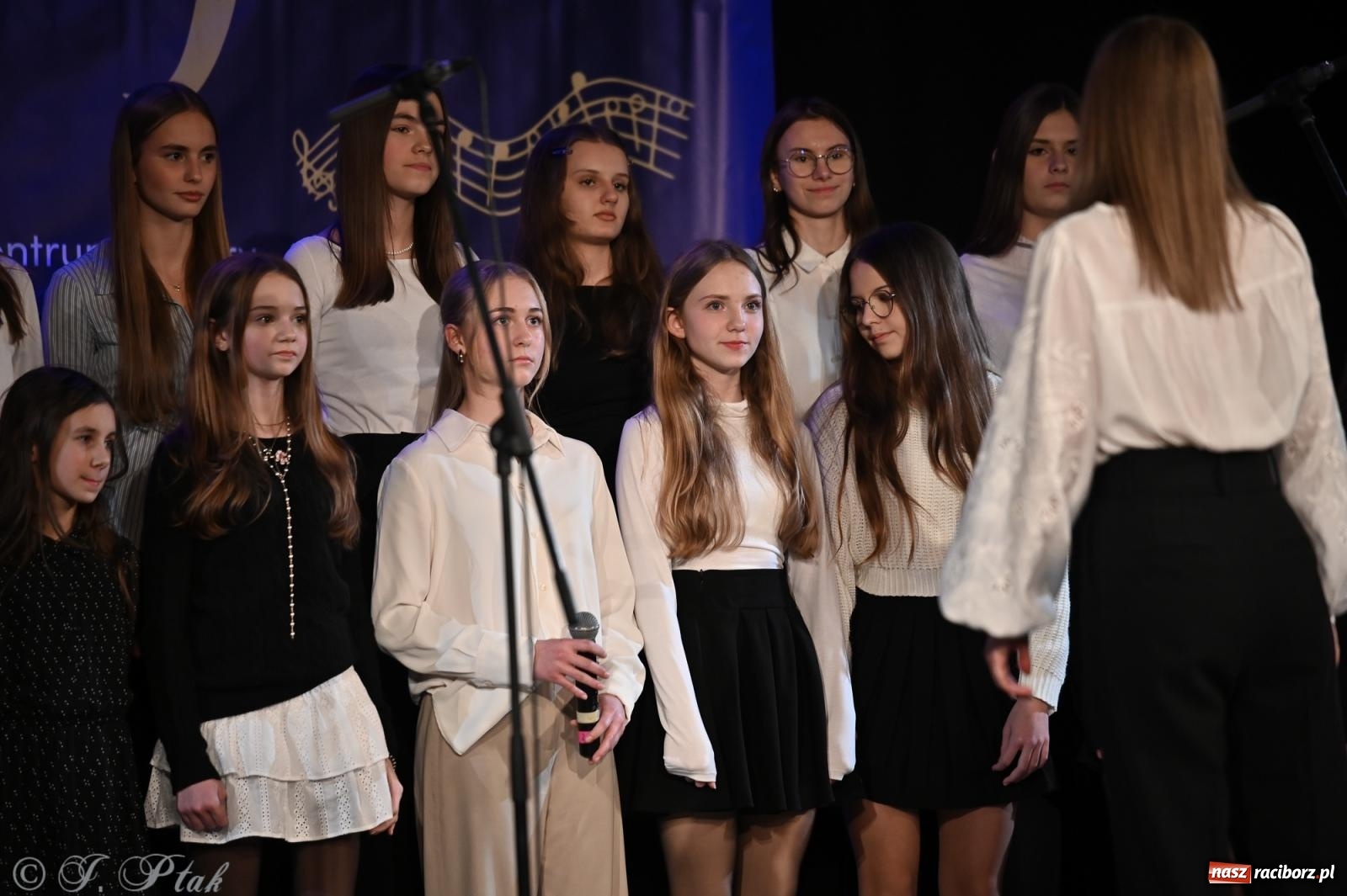 Zdjęcie w galerii na portalu naszraciborz.pl: Co nam w duszy gra – koncert pieśni chóralnej w Strzesze wiadomości z regionu