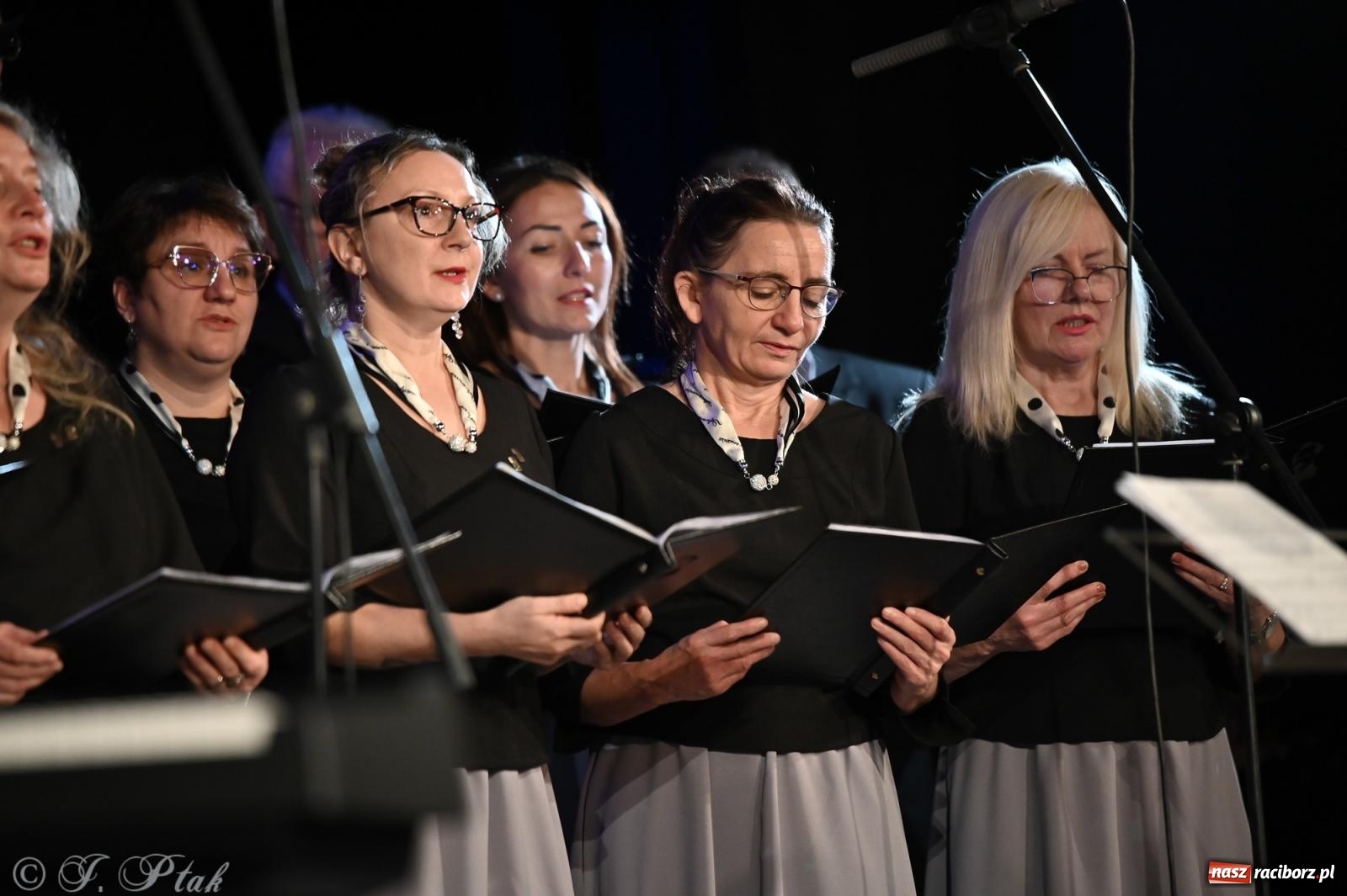 Zdjęcie w galerii na portalu naszraciborz.pl: Co nam w duszy gra – koncert pieśni chóralnej w Strzesze wiadomości z regionu