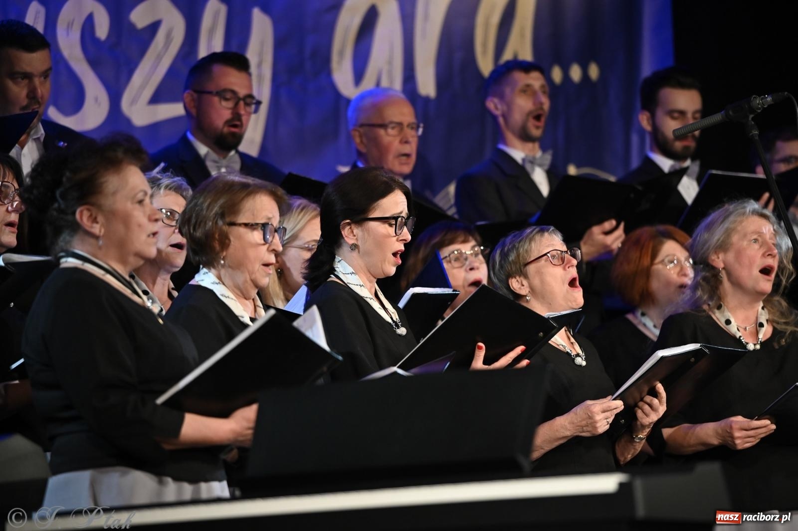 Zdjęcie w galerii na portalu naszraciborz.pl: Co nam w duszy gra – koncert pieśni chóralnej w Strzesze wiadomości z regionu