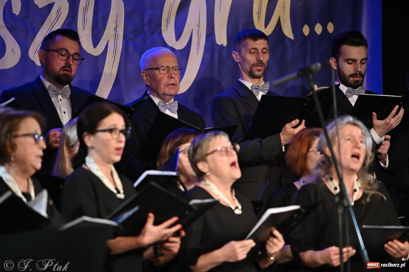 Zdjęcie w galerii na portalu naszraciborz.pl: Co nam w duszy gra – koncert pieśni chóralnej w Strzesze wiadomości z regionu