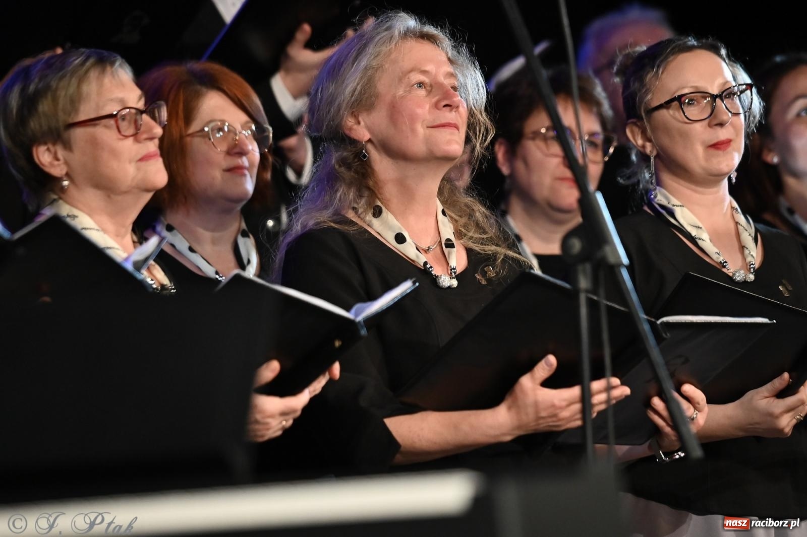 Zdjęcie w galerii na portalu naszraciborz.pl: Co nam w duszy gra – koncert pieśni chóralnej w Strzesze wiadomości z regionu