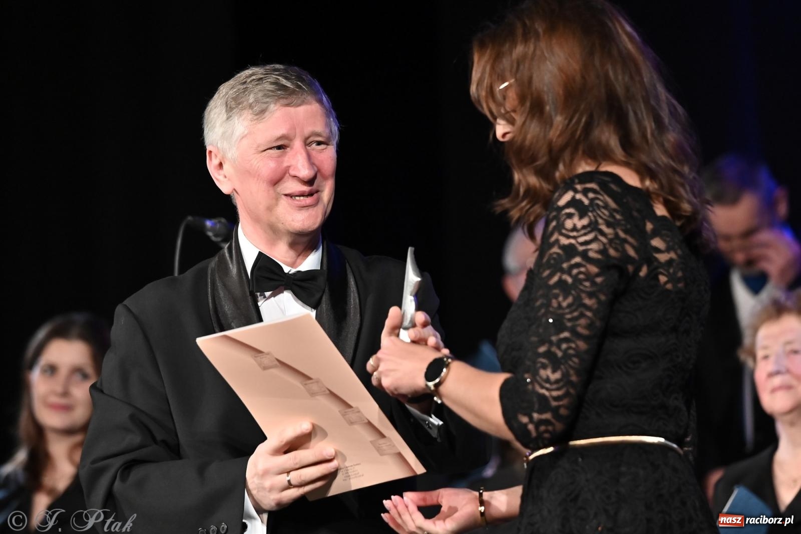 Zdjęcie w galerii na portalu naszraciborz.pl: Co nam w duszy gra – koncert pieśni chóralnej w Strzesze wiadomości z regionu