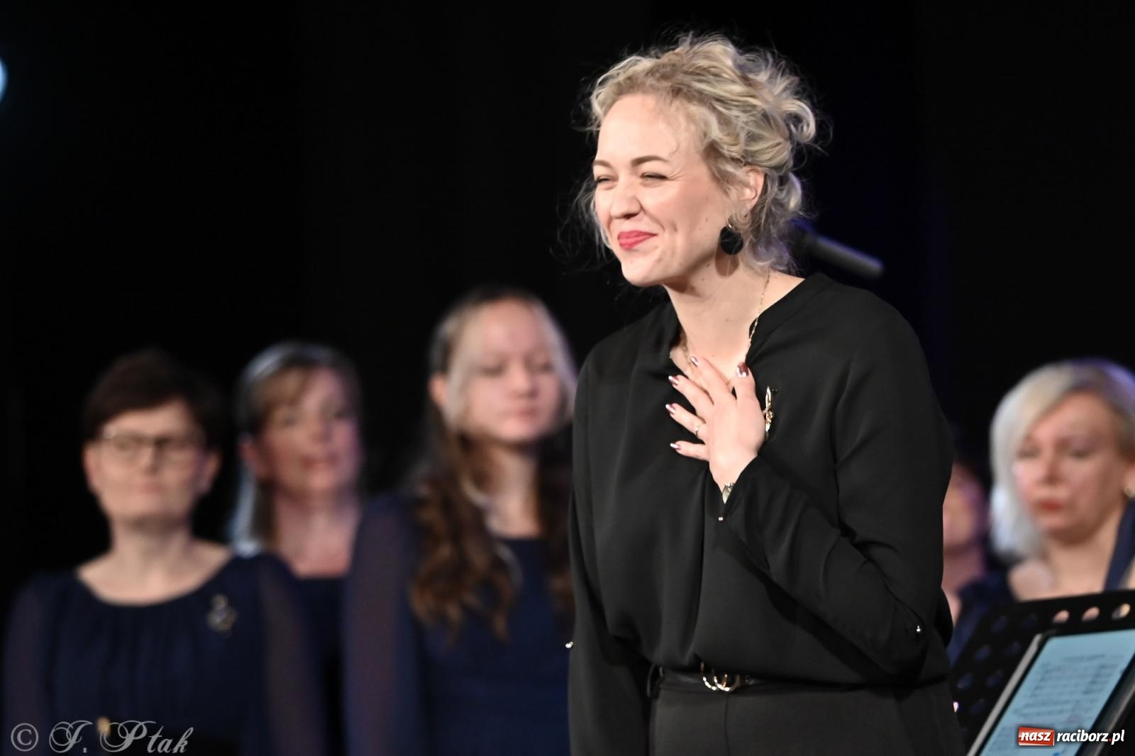 Zdjęcie w galerii na portalu naszraciborz.pl: Co nam w duszy gra – koncert pieśni chóralnej w Strzesze wiadomości z regionu