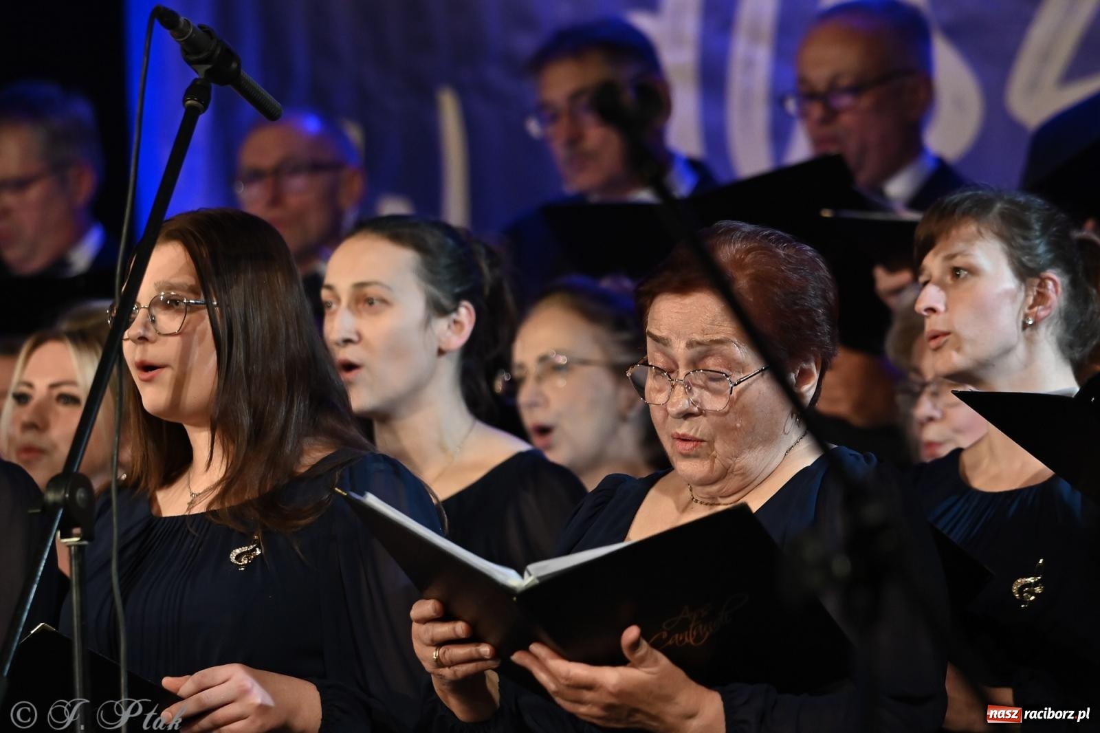 Zdjęcie w galerii na portalu naszraciborz.pl: Co nam w duszy gra – koncert pieśni chóralnej w Strzesze wiadomości z regionu