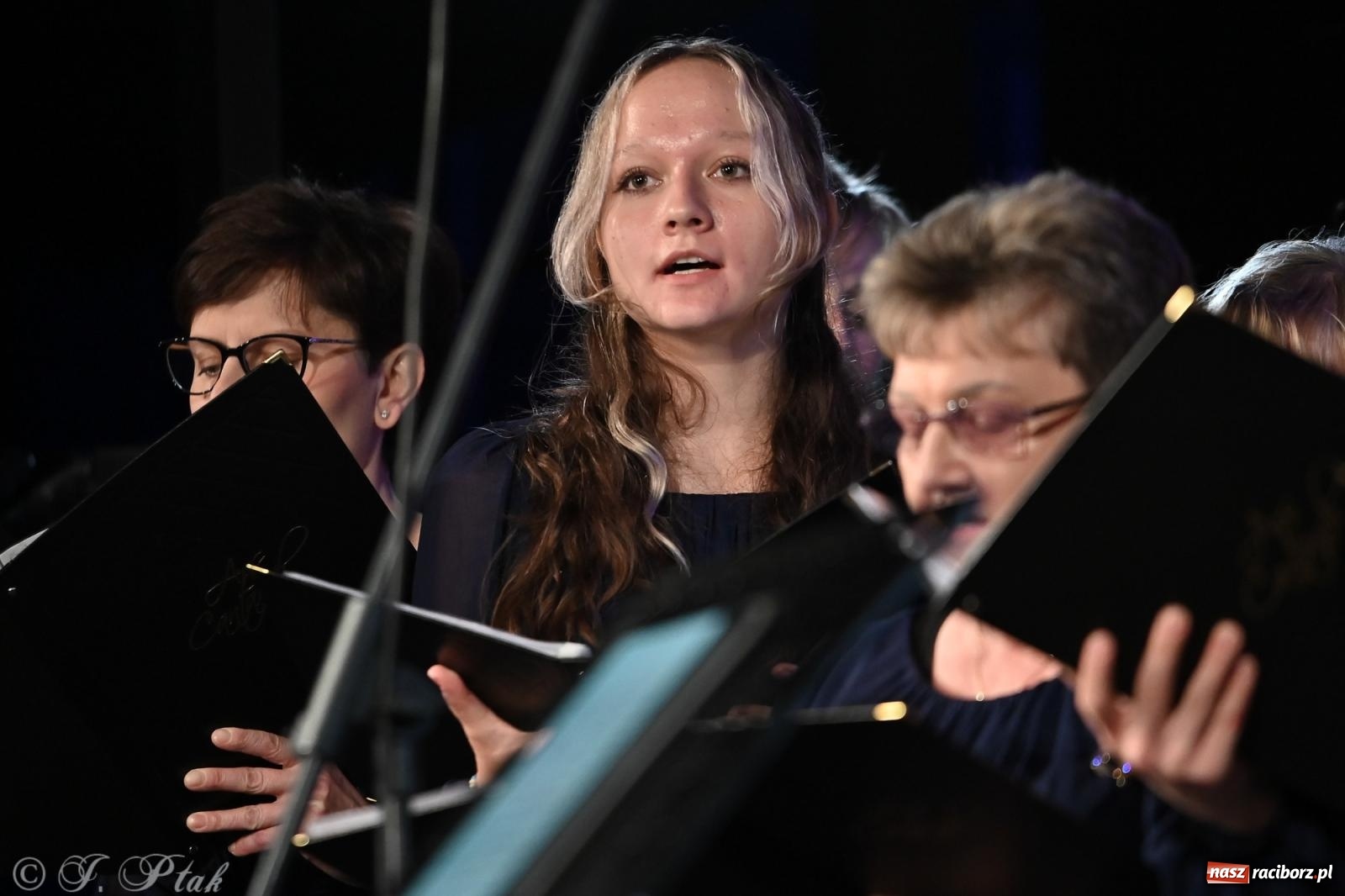 Zdjęcie w galerii na portalu naszraciborz.pl: Co nam w duszy gra – koncert pieśni chóralnej w Strzesze wiadomości z regionu