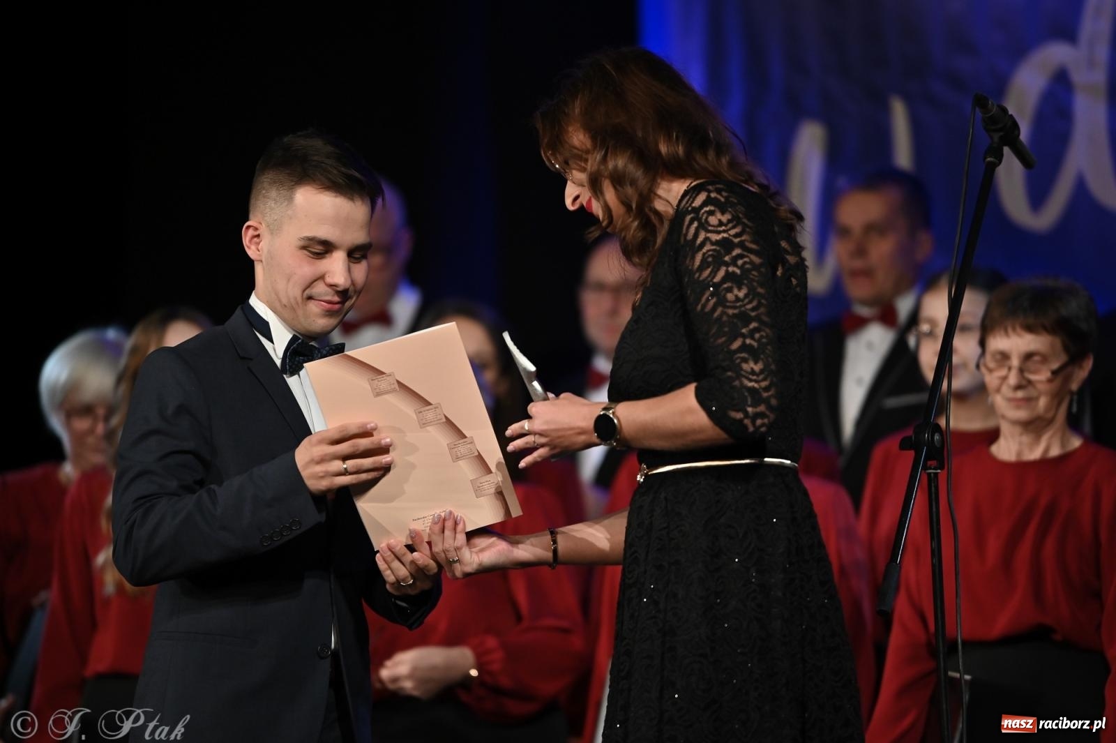 Zdjęcie w galerii na portalu naszraciborz.pl: Co nam w duszy gra – koncert pieśni chóralnej w Strzesze wiadomości z regionu