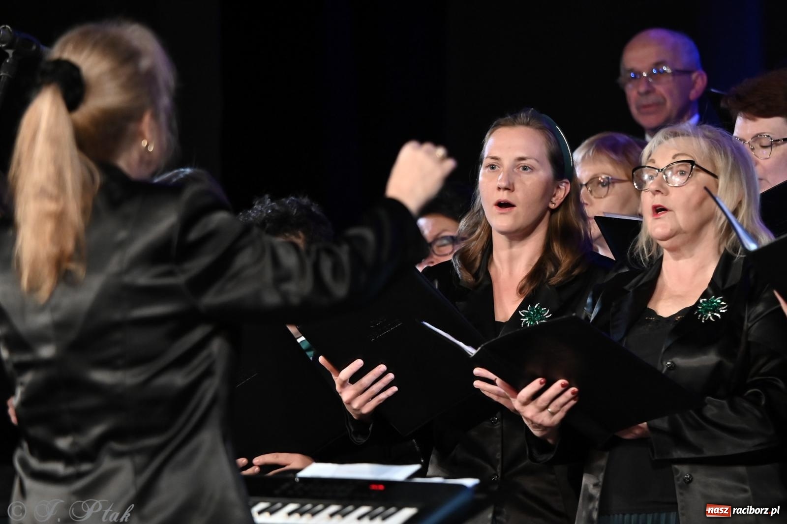 Zdjęcie w galerii na portalu naszraciborz.pl: Co nam w duszy gra – koncert pieśni chóralnej w Strzesze wiadomości z regionu