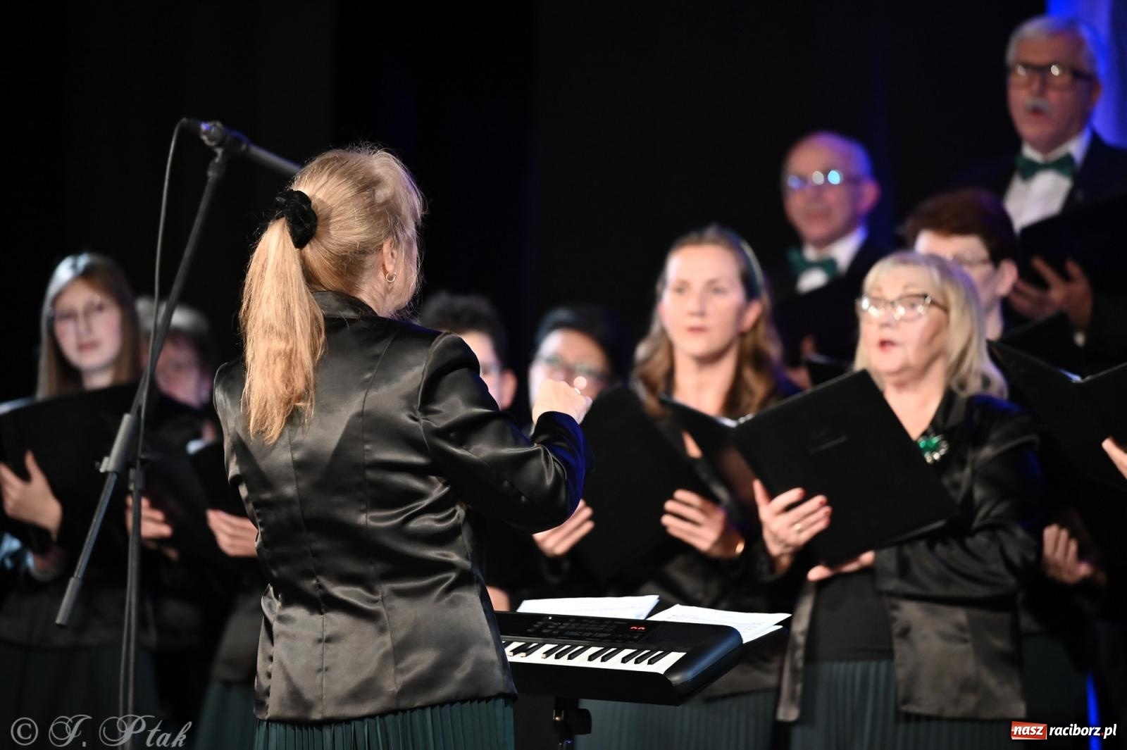 Zdjęcie w galerii na portalu naszraciborz.pl: Co nam w duszy gra – koncert pieśni chóralnej w Strzesze wiadomości z regionu