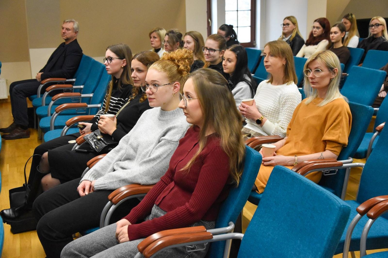 Zdjęcie w galerii na portalu naszraciborz.pl: Dwudniowa konferencja o prawie spadkowym zgromadziła ekspertów w Raciborzu wiadomości z regionu