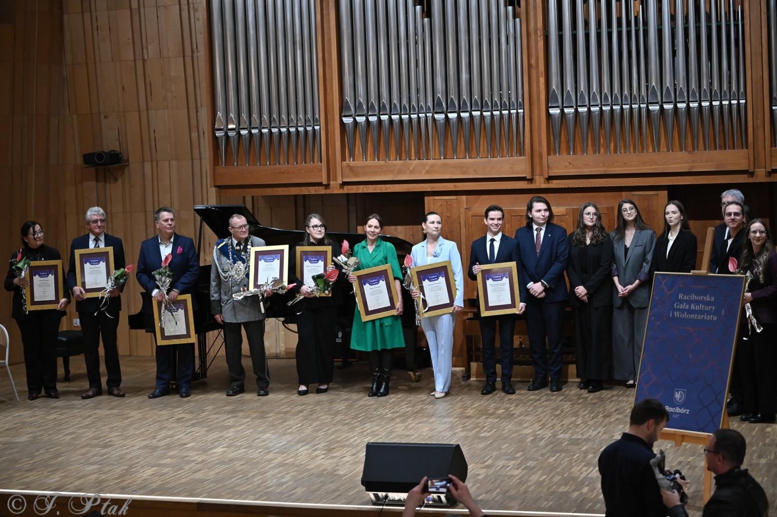 Zdjęcie w galerii na portalu naszraciborz.pl: Raciborska Gala Kultury i Wolontariatu [FOTO i WIDEO] wiadomości z regionu