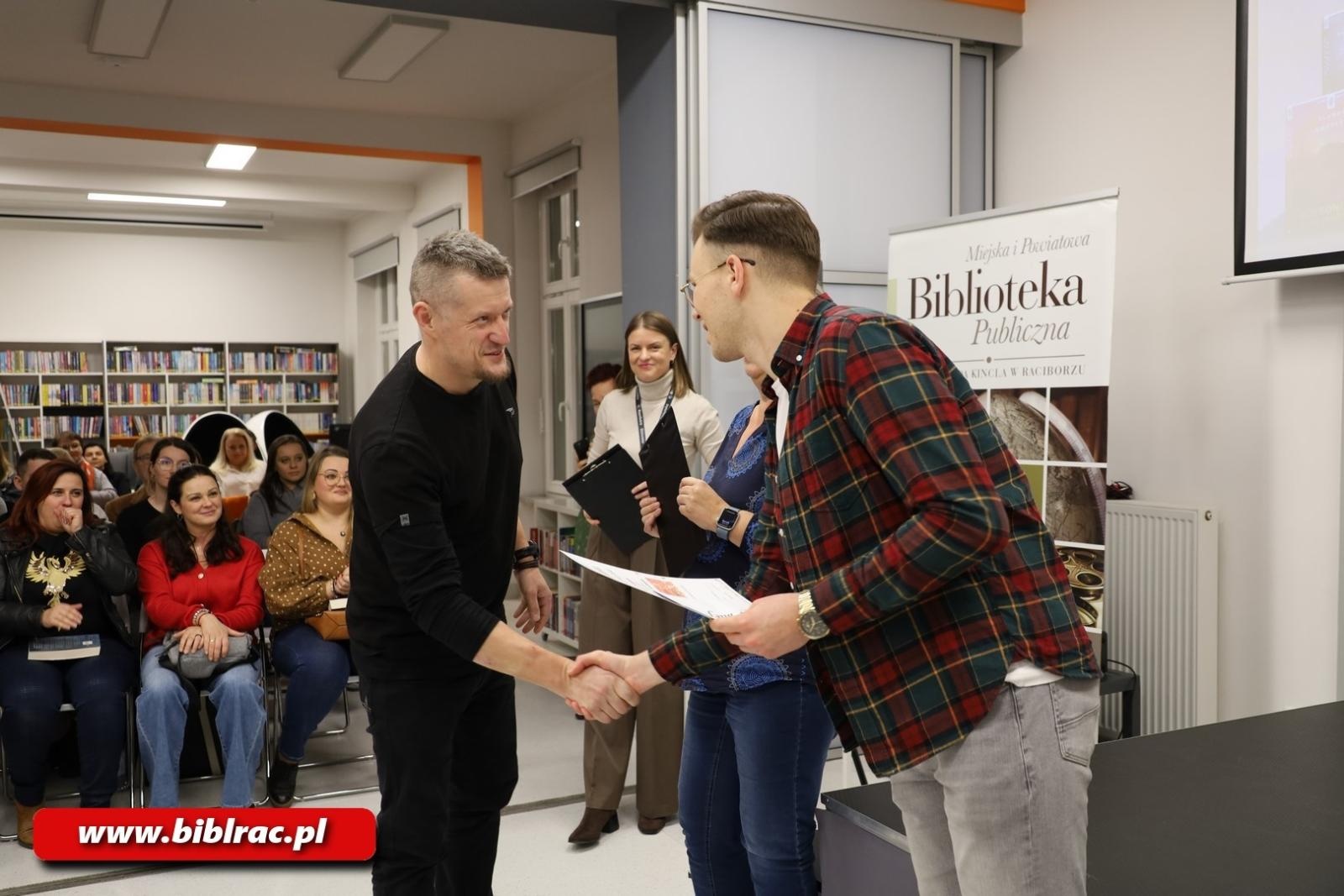 Zdjęcie w galerii na portalu naszraciborz.pl: Ogólnopolski konkurs literacki Racibórz prozą zaczarowany rozstrzygnięty wiadomości z regionu