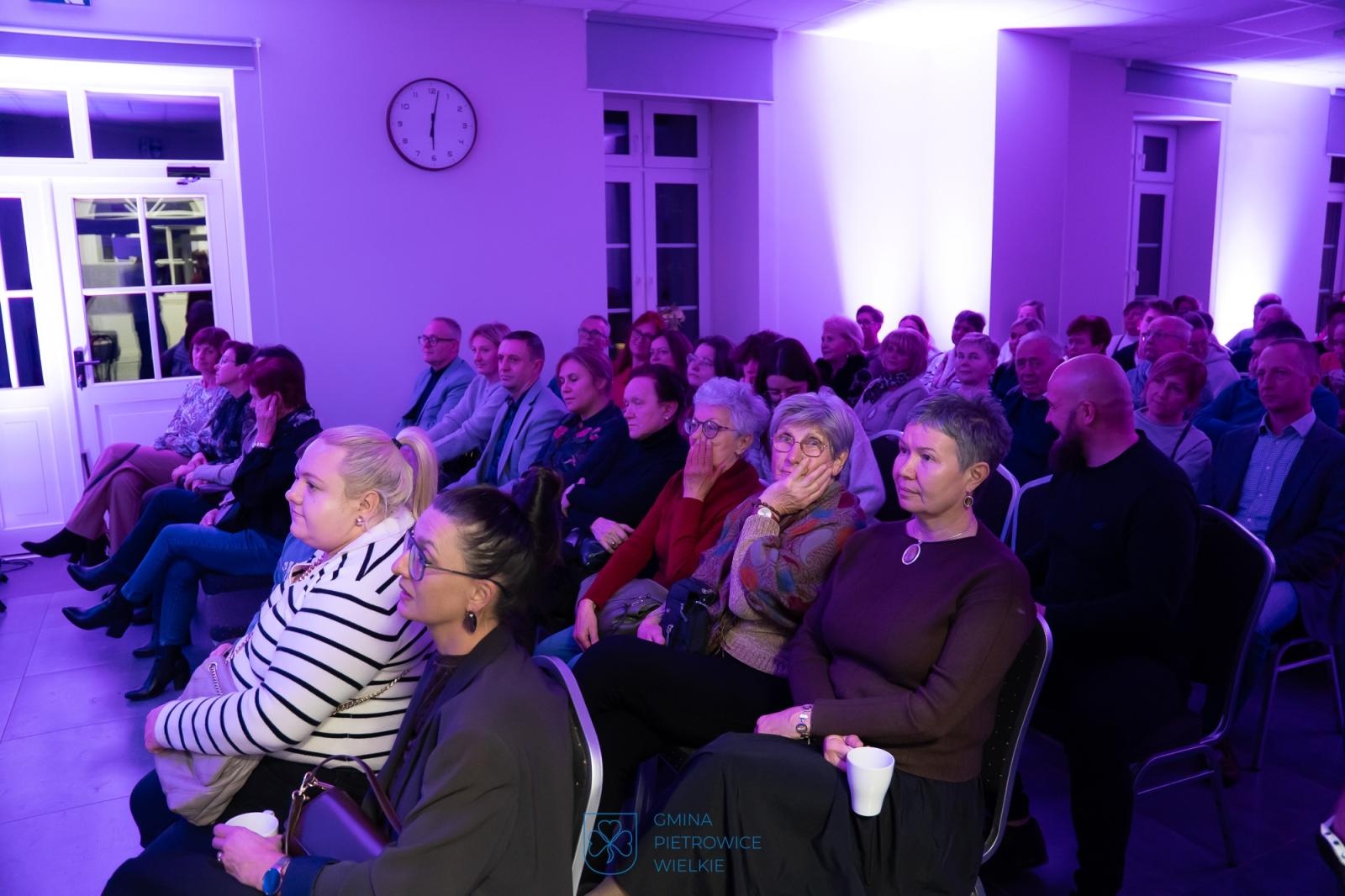 Zdjęcie w galerii na portalu naszraciborz.pl: Tam, gdzie milknie cisza – jesienne brzmienia w Stacji Kultura wiadomości z regionu