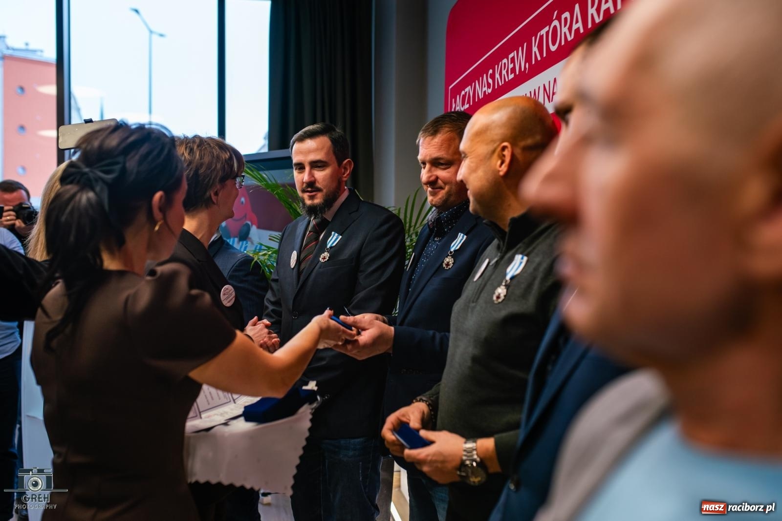 Zdjęcie w galerii na portalu naszraciborz.pl: Nieważne co masz, ważne czym się dzielisz. W Urban Lab wręczono medale zasłużonym krwiodawcom [FOTO i WIDEO] wiadomości z regionu