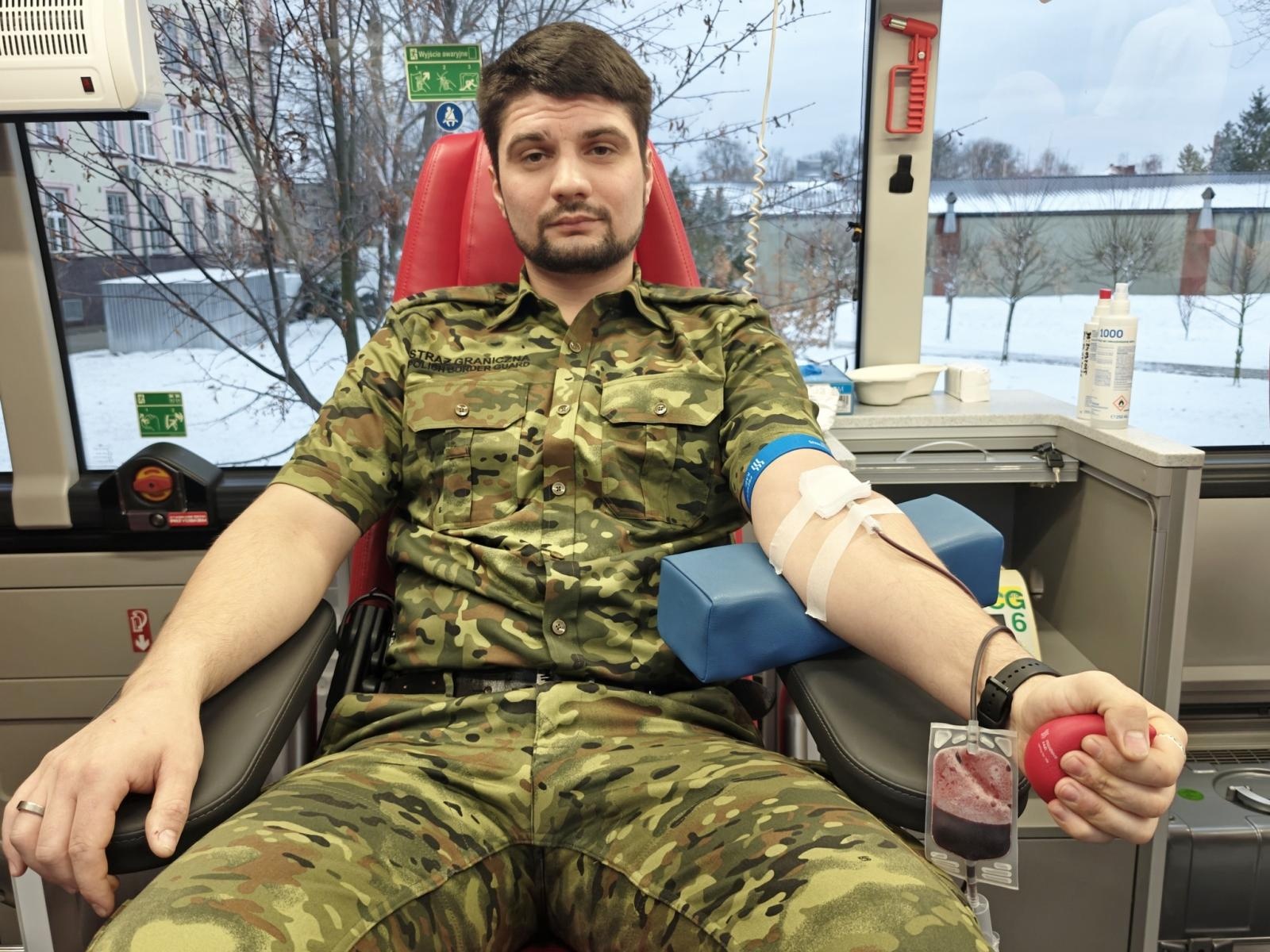 Zdjęcie w galerii na portalu naszraciborz.pl: Akcja zbiórki krwi w Śląskim Oddziale SG w Raciborzu wiadomości z regionu