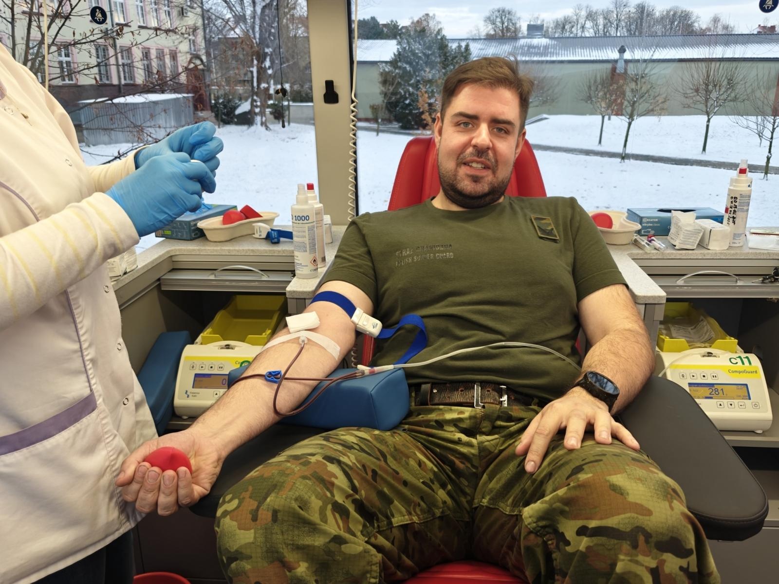 Zdjęcie w galerii na portalu naszraciborz.pl: Akcja zbiórki krwi w Śląskim Oddziale SG w Raciborzu wiadomości z regionu