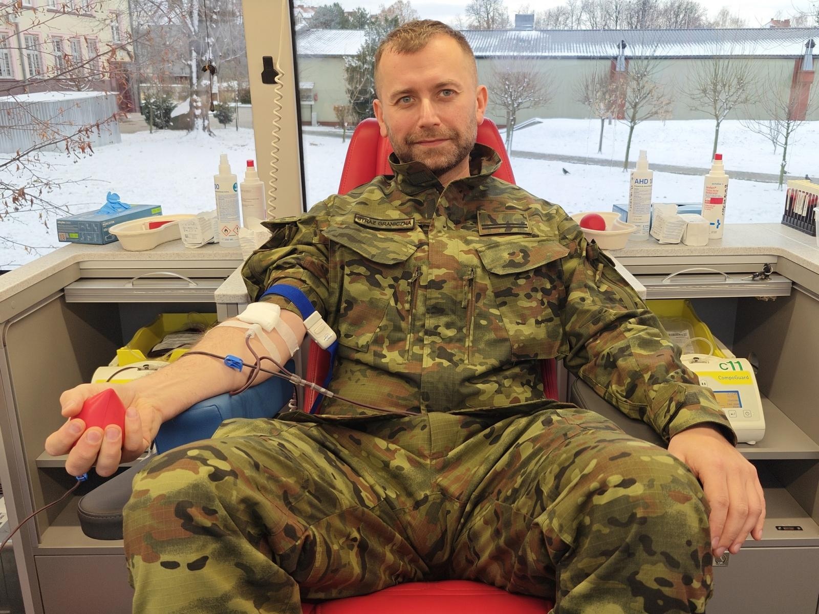 Zdjęcie w galerii na portalu naszraciborz.pl: Akcja zbiórki krwi w Śląskim Oddziale SG w Raciborzu wiadomości z regionu