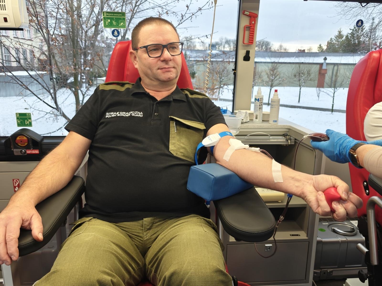 Zdjęcie w galerii na portalu naszraciborz.pl: Akcja zbiórki krwi w Śląskim Oddziale SG w Raciborzu wiadomości z regionu