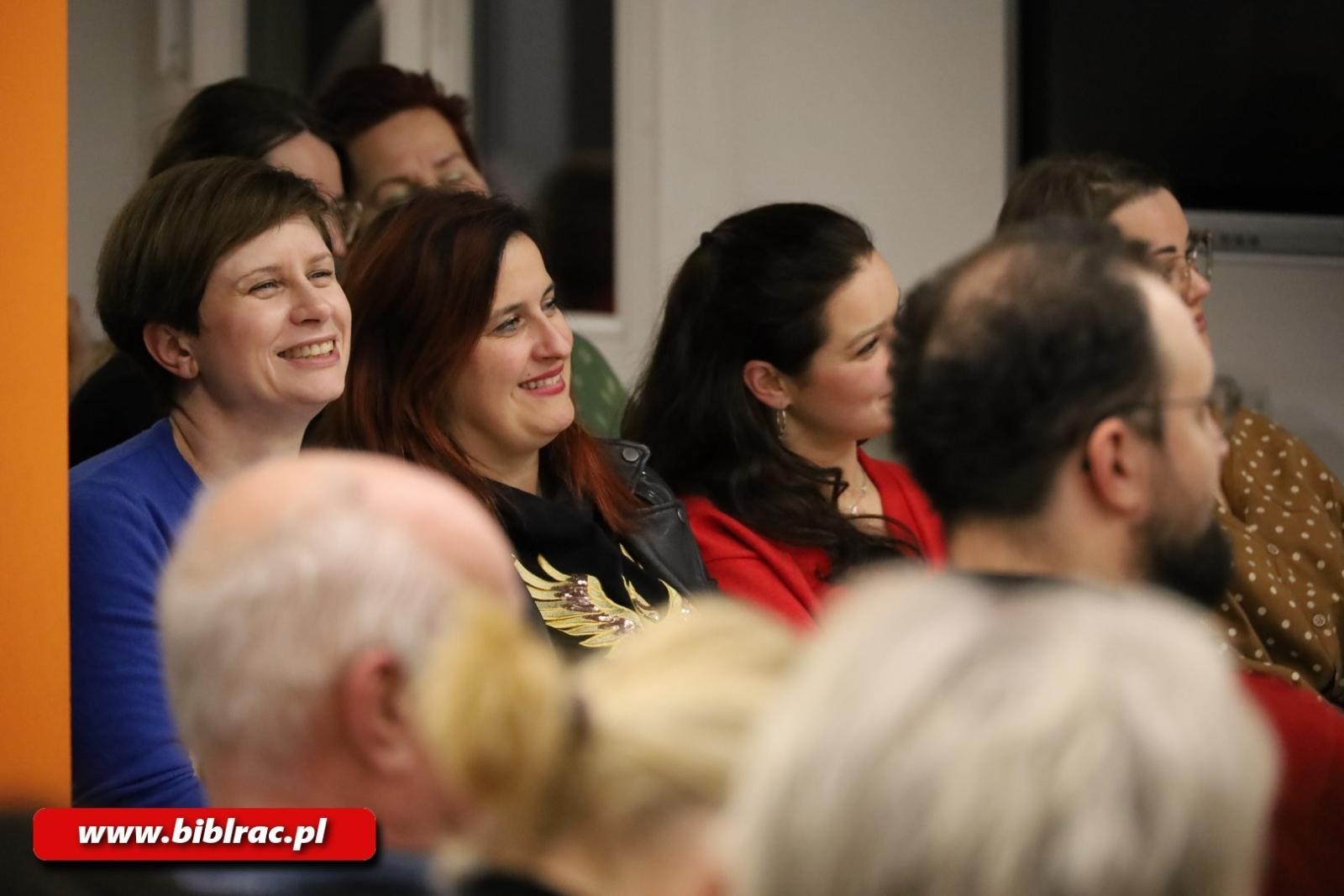 Zdjęcie w galerii na portalu naszraciborz.pl: Zagubiony w Karkonoszach – odnaleziony w Raciborzu! Sławek Gortych w bibliotece wiadomości z regionu