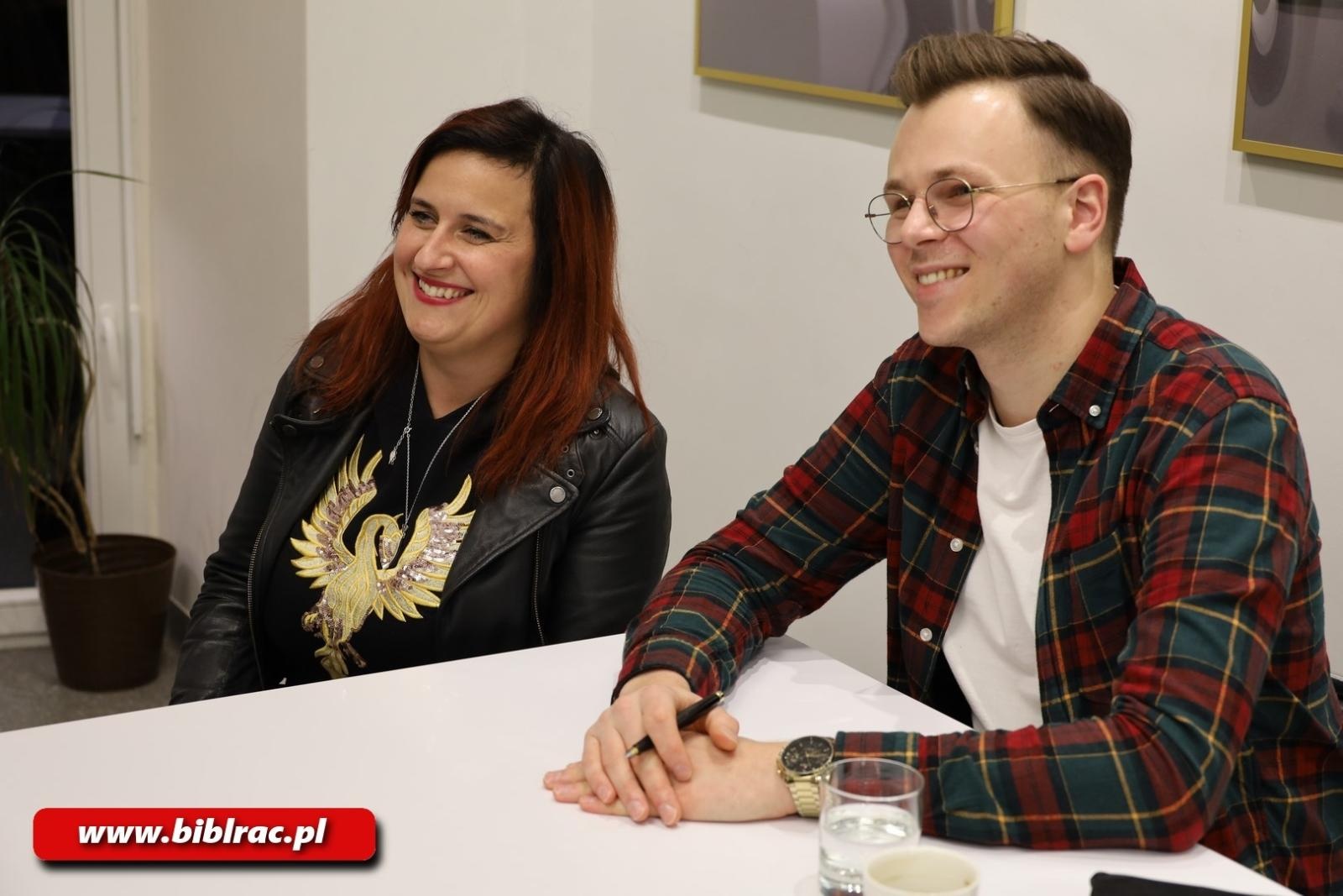 Zdjęcie w galerii na portalu naszraciborz.pl: Zagubiony w Karkonoszach – odnaleziony w Raciborzu! Sławek Gortych w bibliotece wiadomości z regionu