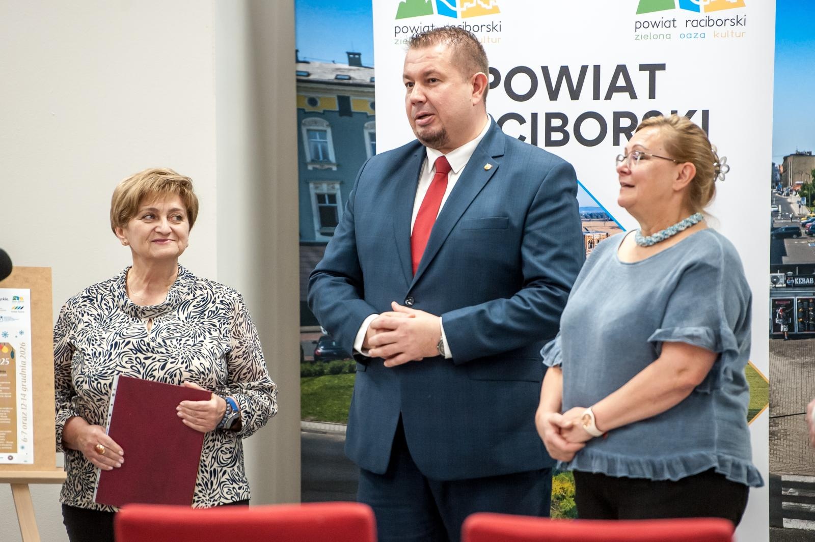 Zdjęcie w galerii na portalu naszraciborz.pl: Bajkowy Zamek 2025. Dwa grudniowe weekendy pełne atrakcji na dziedzińcu wiadomości z regionu