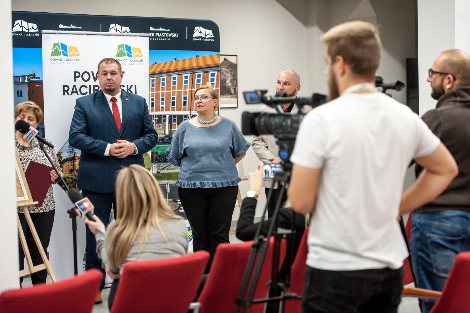 Zdjęcie w galerii na portalu naszraciborz.pl: Bajkowy Zamek 2025. Dwa grudniowe weekendy pełne atrakcji na dziedzińcu wiadomości z regionu