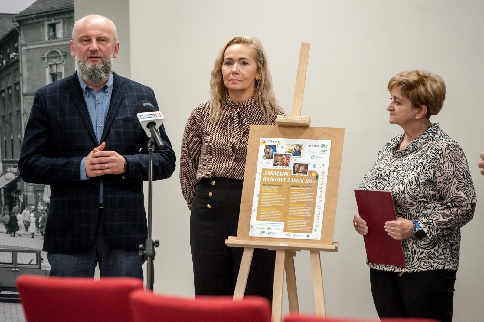 Zdjęcie w galerii na portalu naszraciborz.pl: Bajkowy Zamek 2025. Dwa grudniowe weekendy pełne atrakcji na dziedzińcu wiadomości z regionu