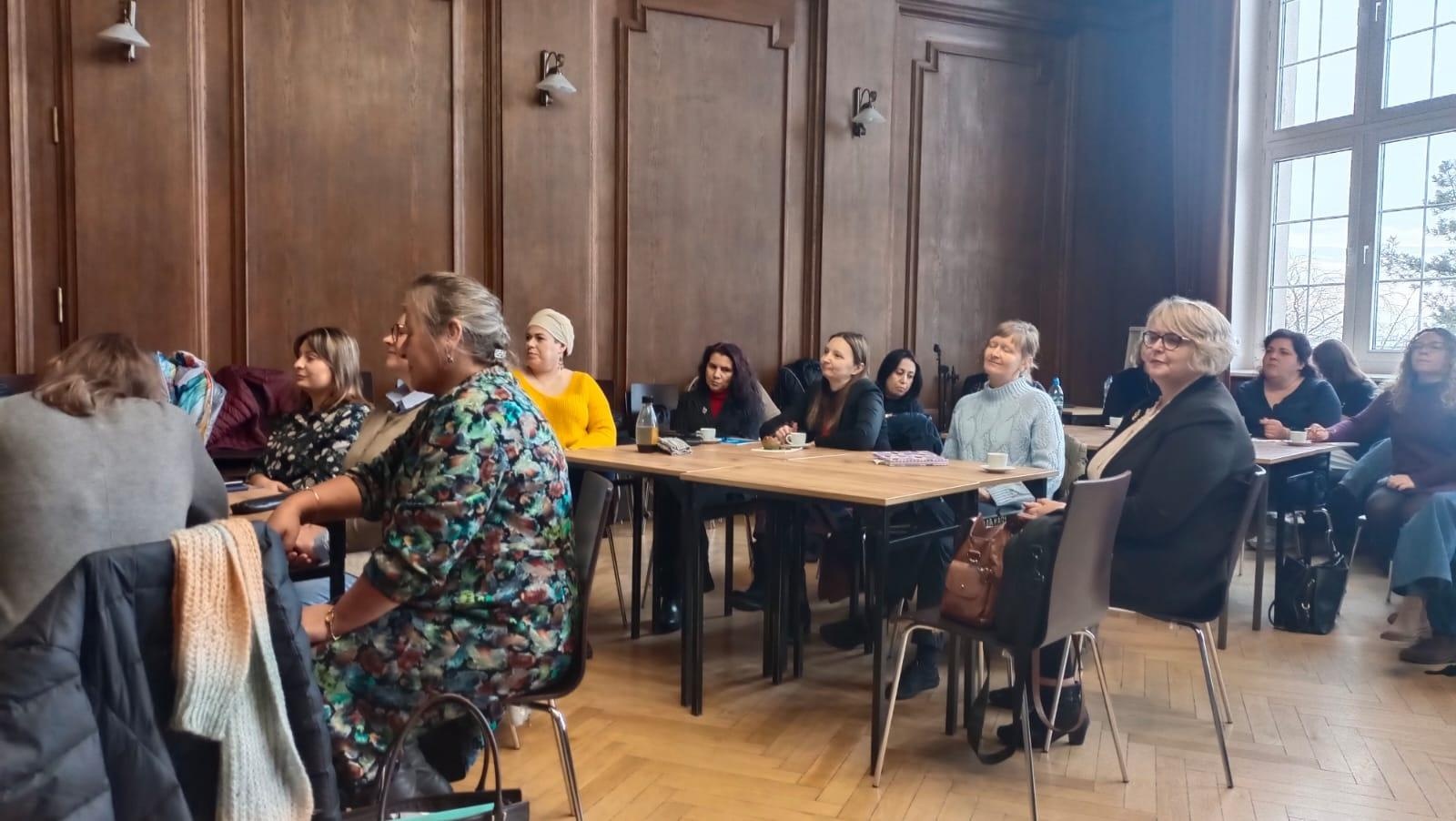 Zdjęcie w galerii na portalu naszraciborz.pl: Biblioteka sercem szkolnej kultury. Inspirująca konferencja w ZSO nr 1 w Raciborzu wiadomości z regionu