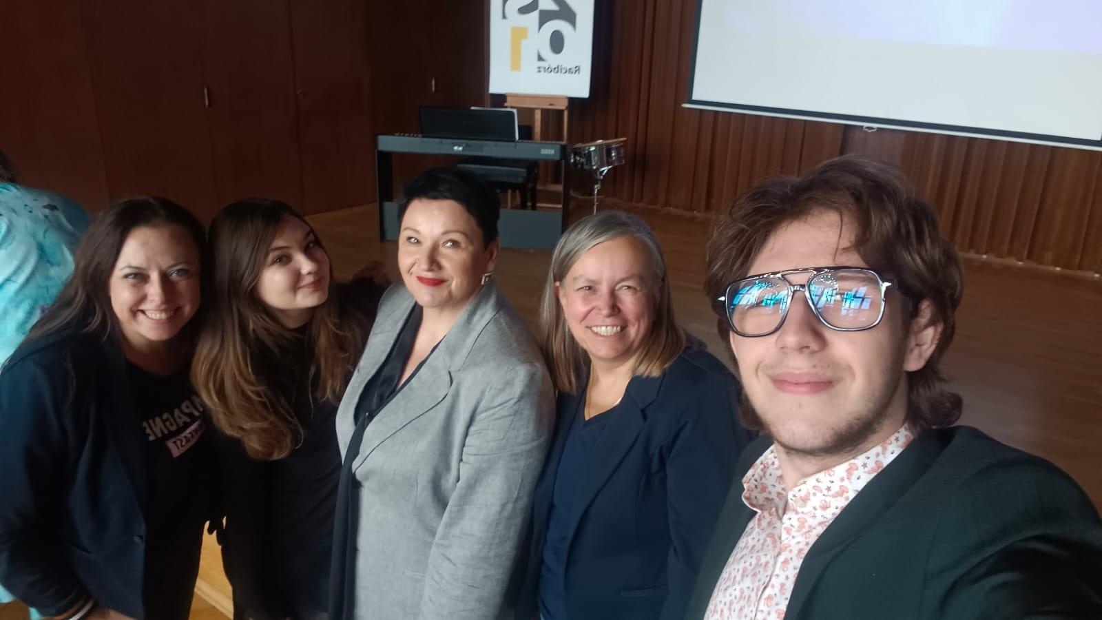 Zdjęcie w galerii na portalu naszraciborz.pl: Biblioteka sercem szkolnej kultury. Inspirująca konferencja w ZSO nr 1 w Raciborzu wiadomości z regionu