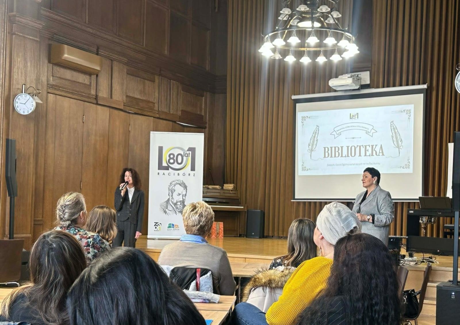 Zdjęcie w galerii na portalu naszraciborz.pl: Biblioteka sercem szkolnej kultury. Inspirująca konferencja w ZSO nr 1 w Raciborzu wiadomości z regionu