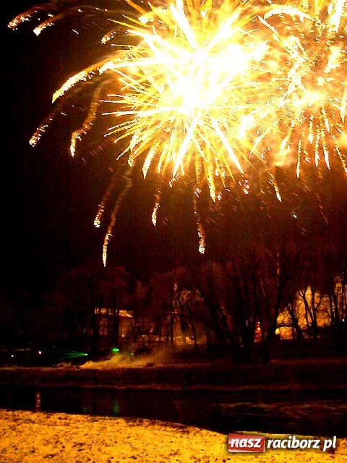 Zdjęcie w galerii na portalu naszraciborz.pl: Nowy rok nad bulwarami wiadomości z regionu