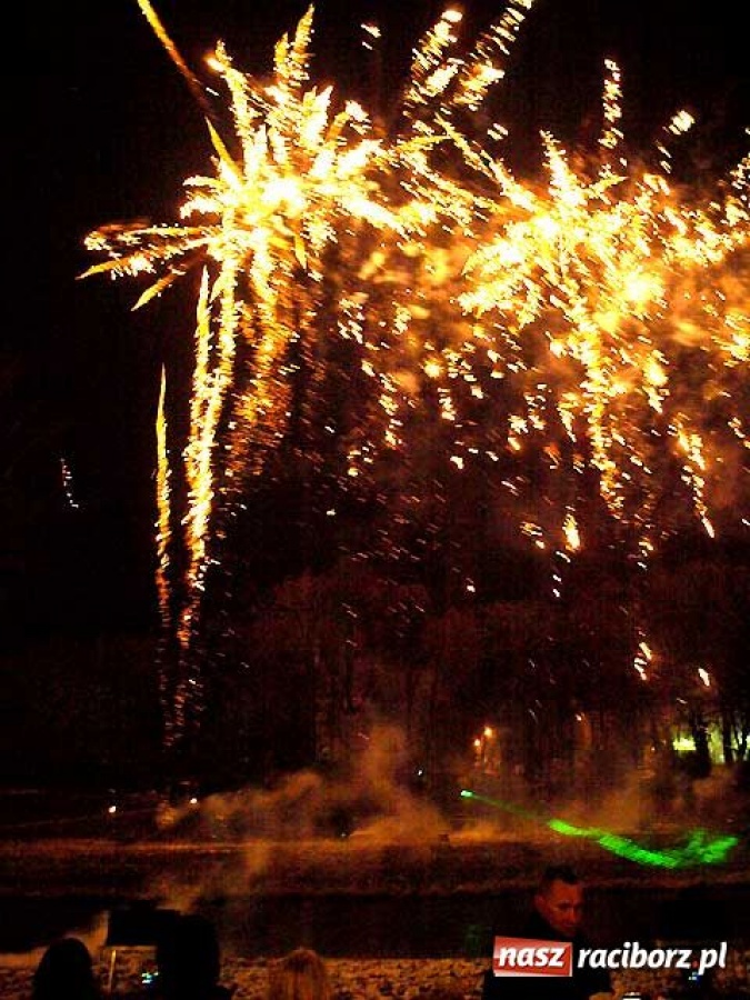 Zdjęcie w galerii na portalu naszraciborz.pl: Nowy rok nad bulwarami wiadomości z regionu