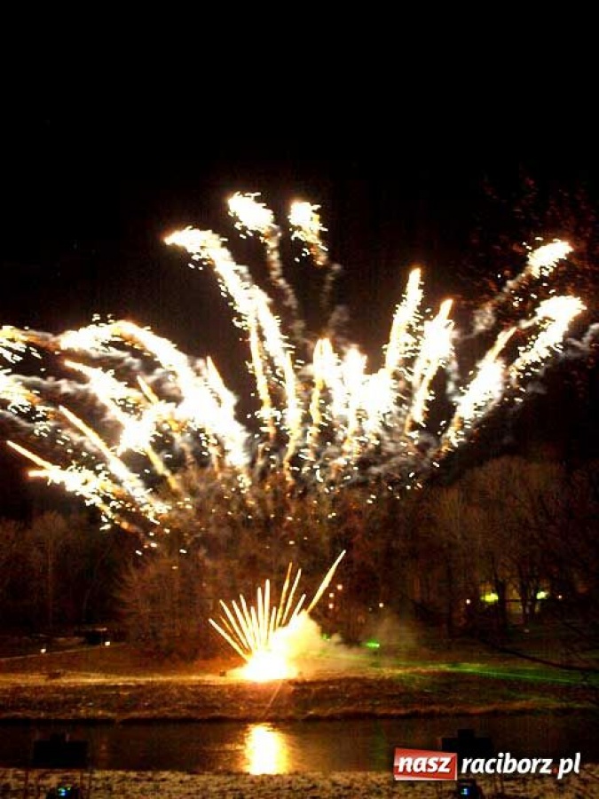 Zdjęcie w galerii na portalu naszraciborz.pl: Nowy rok nad bulwarami wiadomości z regionu